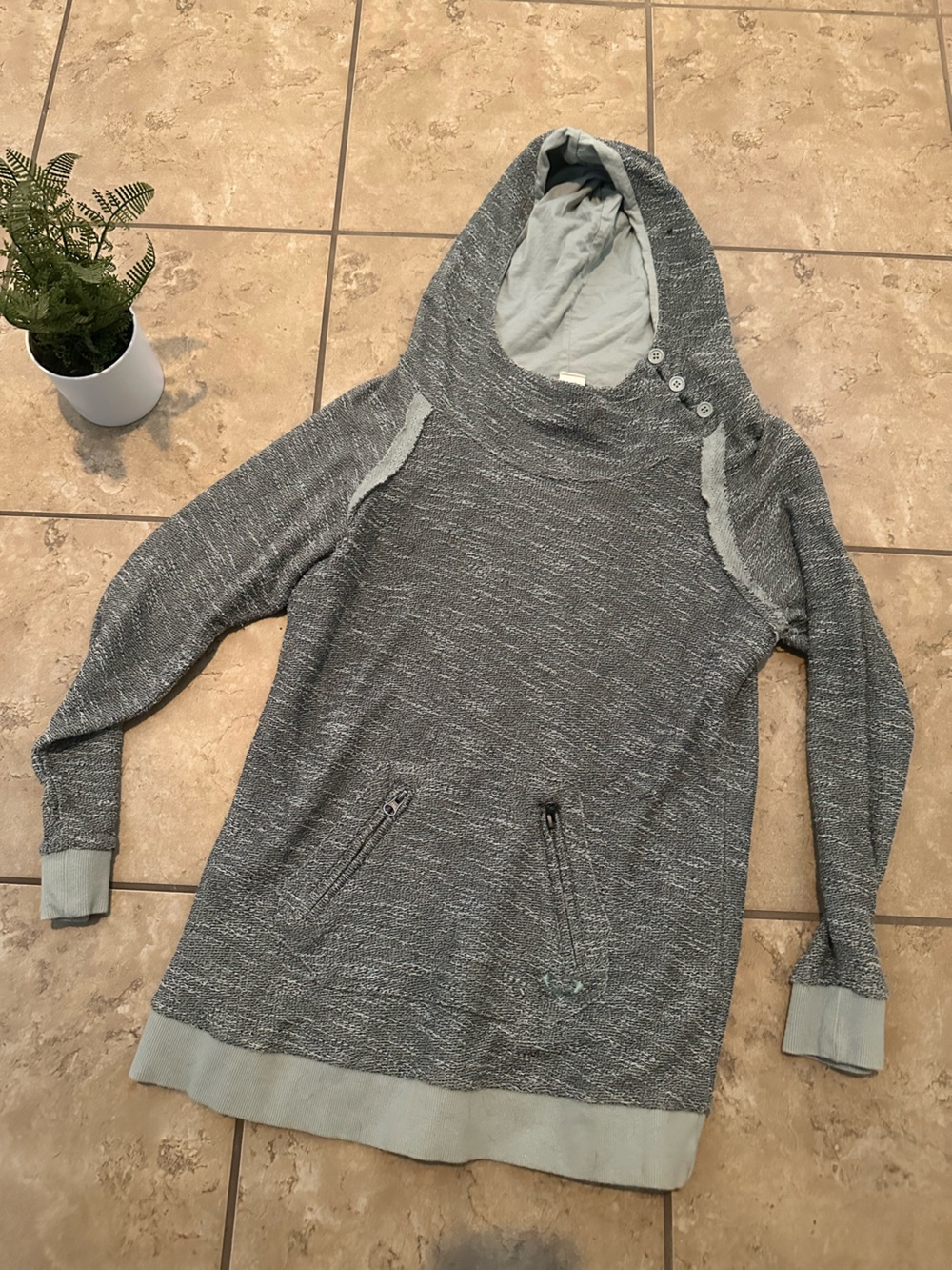 ROXY HOODED SWEATER